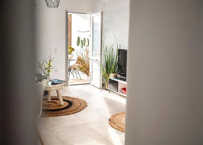 Sunlight Ornos Suites, Private Hot Tub 아파트