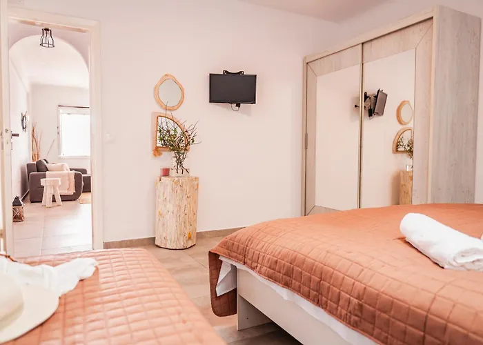 Sunlight Ornos Suites, Private Hot Tub Apartment *