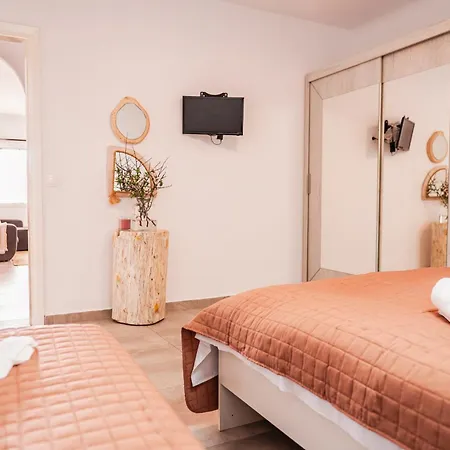 Sunlight Ornos Suites, Private Hot Tub Lejlighed *