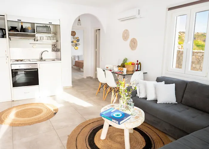 شقة Sunlight Ornos Suites, Private Hot Tub